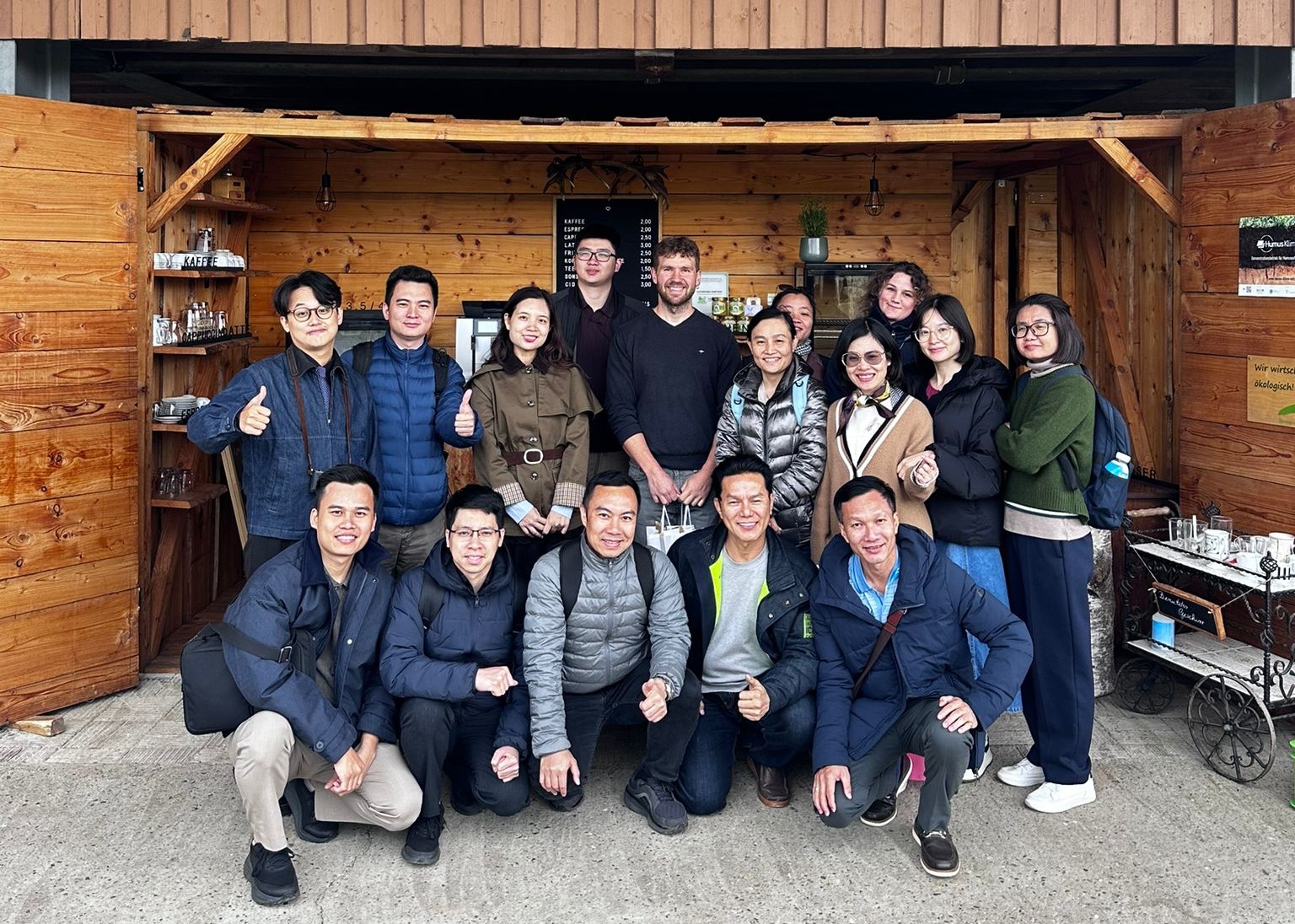 Training und Company Visit für Vietnamesische Unternehmer*innen auf dem Hof Tolle
